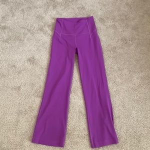 new lululemon moonlight magenta flare leggings